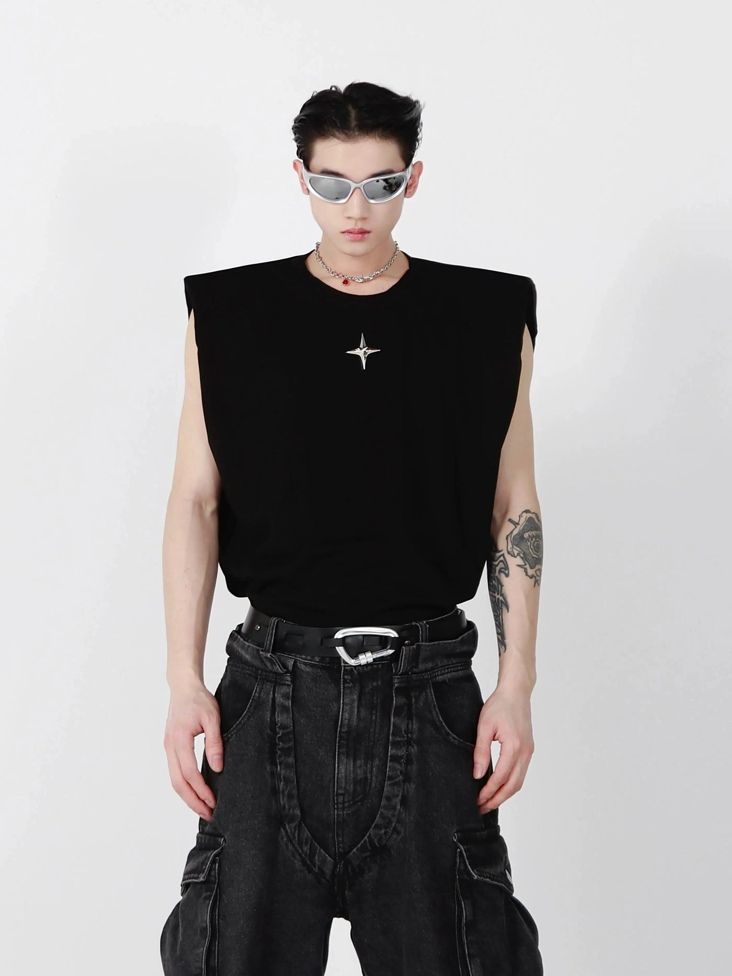 Metal Design Shoulder Pad Sleeveless Vest-ArguE CulturE