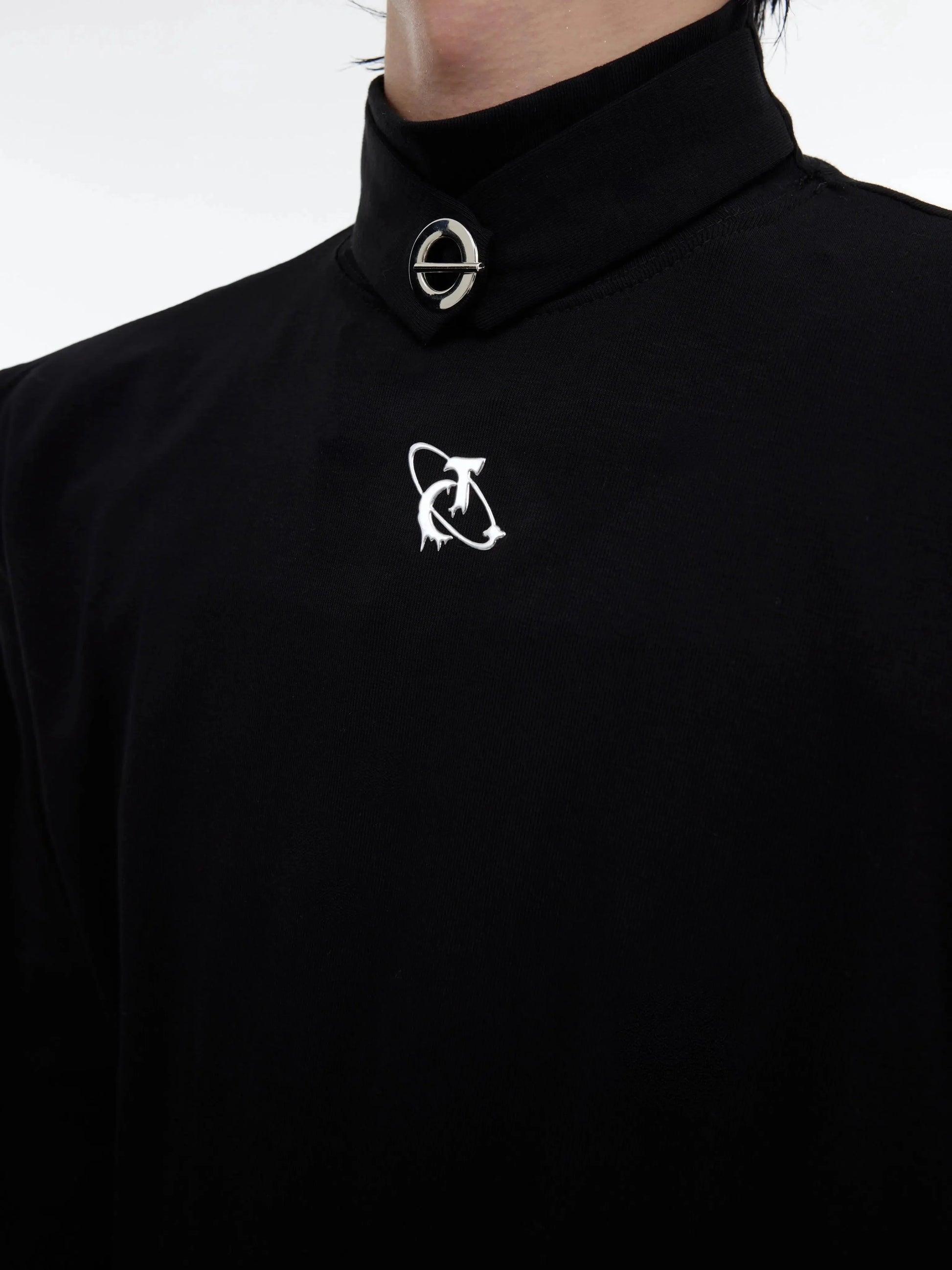 Metal Logo Slim Fit High Collar Pullover-ArguE CulturE